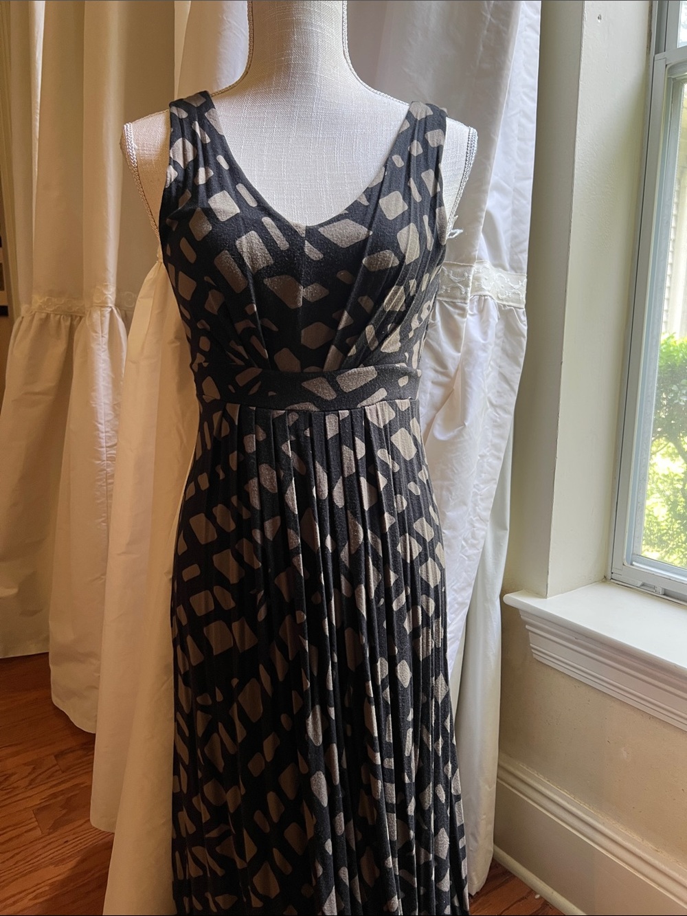 Banana Republic size small Black Maxi dress Black and Taupe.